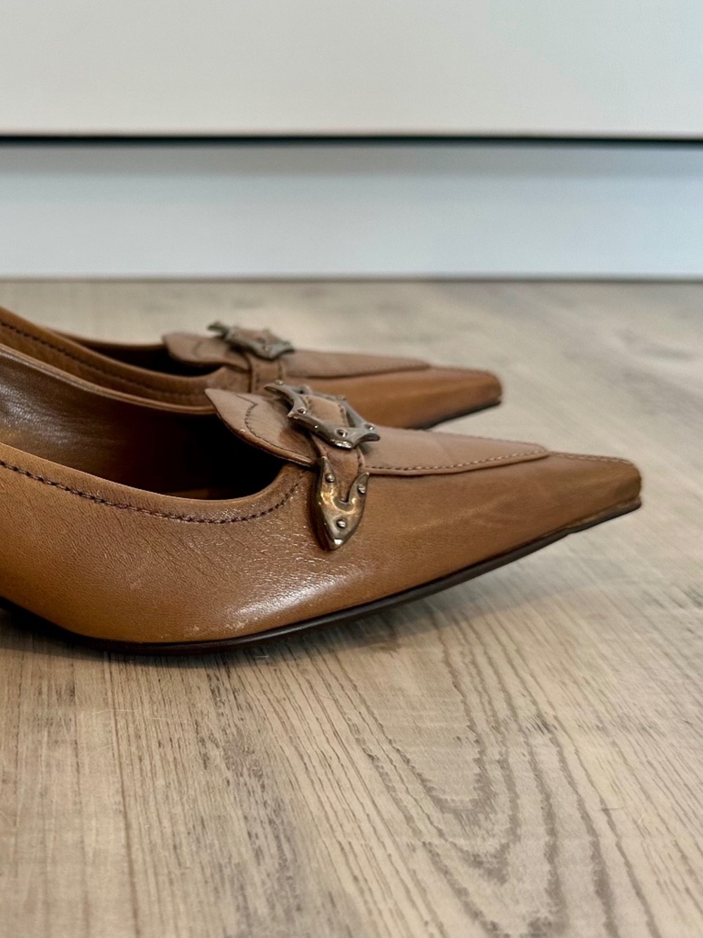 Vintage Prada Leather Pointed Toe Buckle Pumps, 38.5 (NEVER WORN!) - Picture 4 of 8